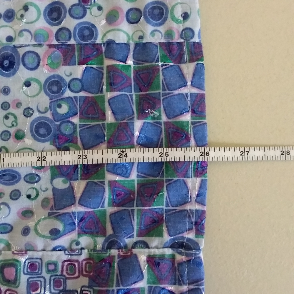 ☆☆SOLD☆☆ Barco Geometric Print Y-neck Scrub Top - Picture 5 of 8